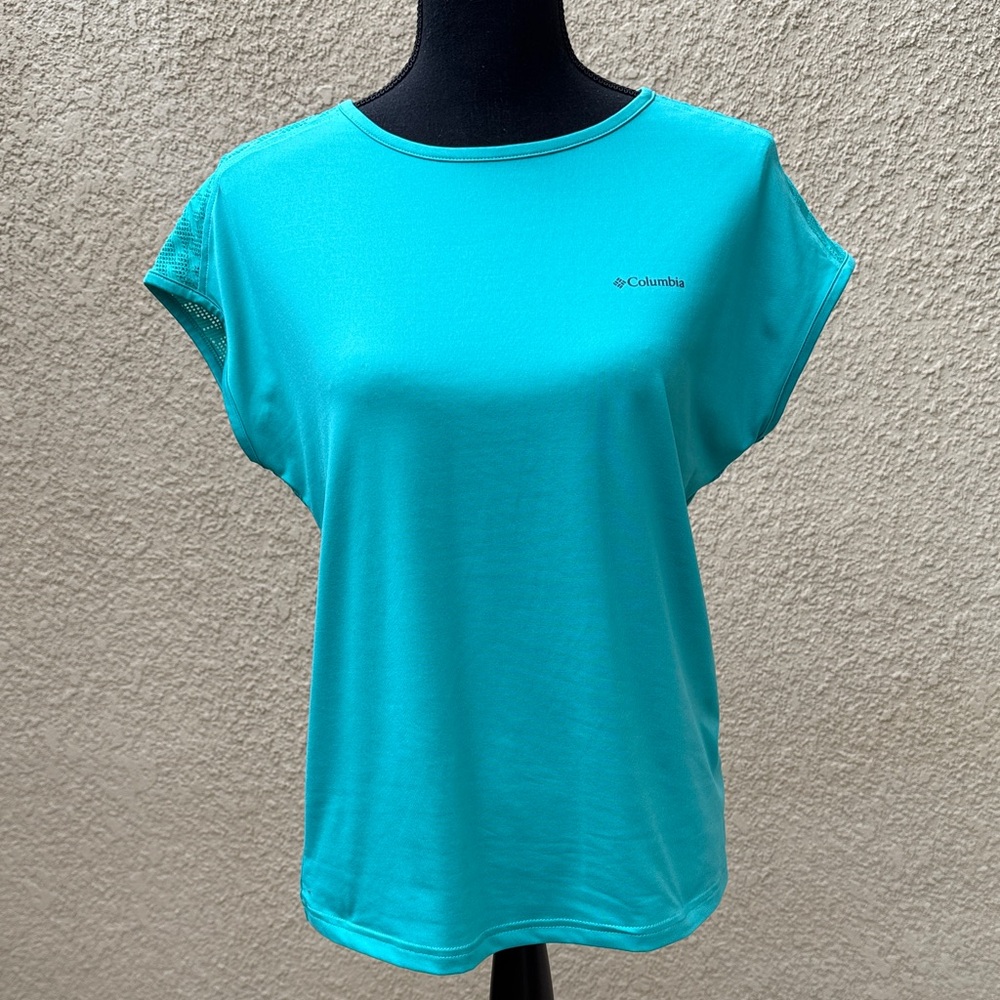 Columbia Women's Turquoise Short Sleeve Tee